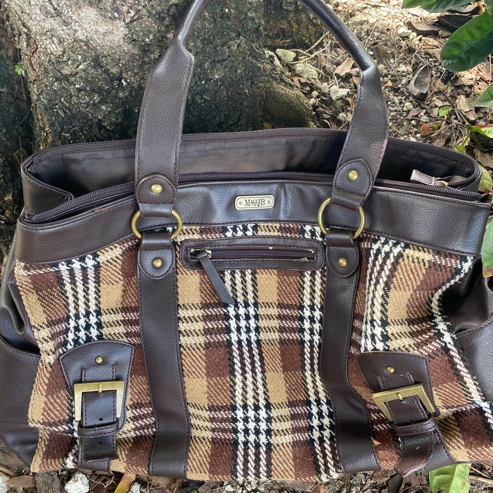 MaggiB purse